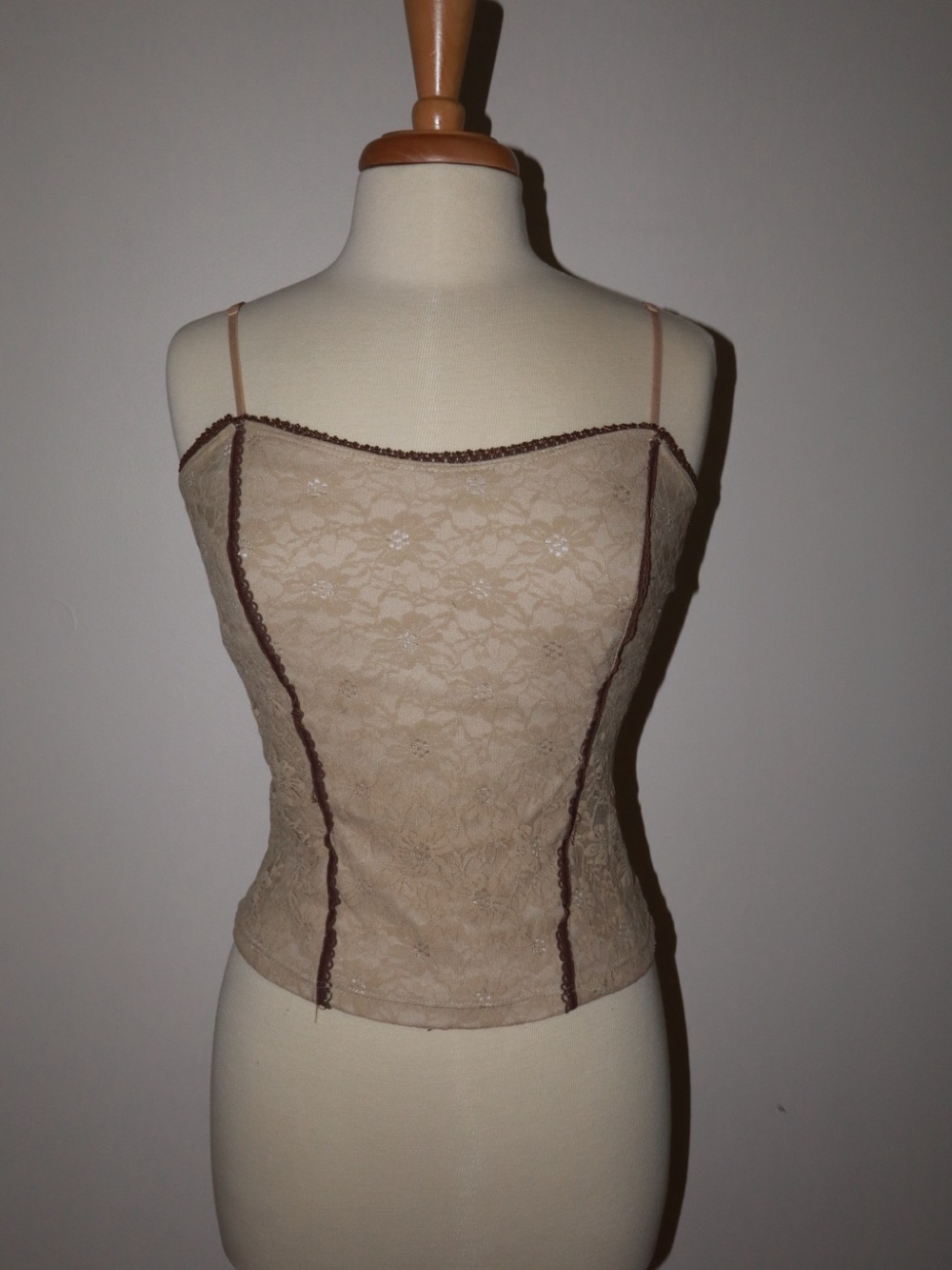 Vintage Beige Lace Cami Tank Top with Contrast Trim